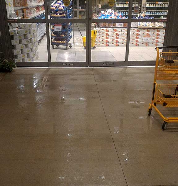 Commercial Mobile Power Washing - Entrance cleaning